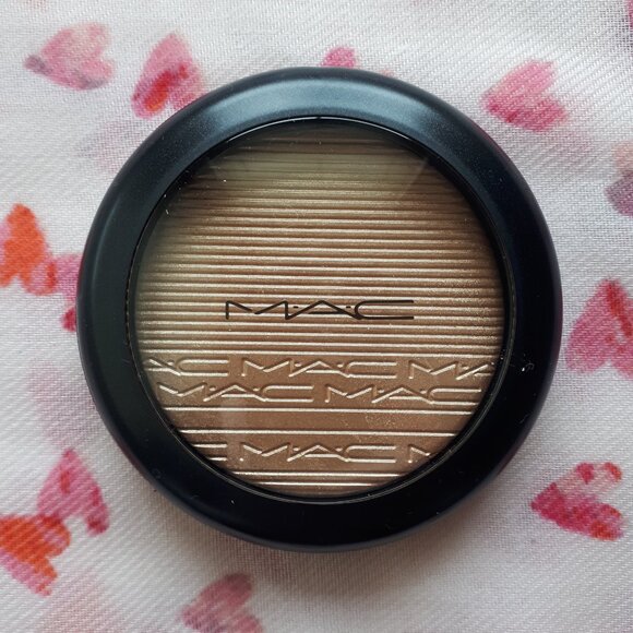 MAC Cosmetics: Extra Dimension Skinfinish - Whisper of Gilt - Picture 6 of 14